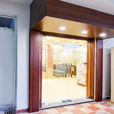 Super Townhouse Kaikhali Near Airport Hotel Kolkata Luaran gambar