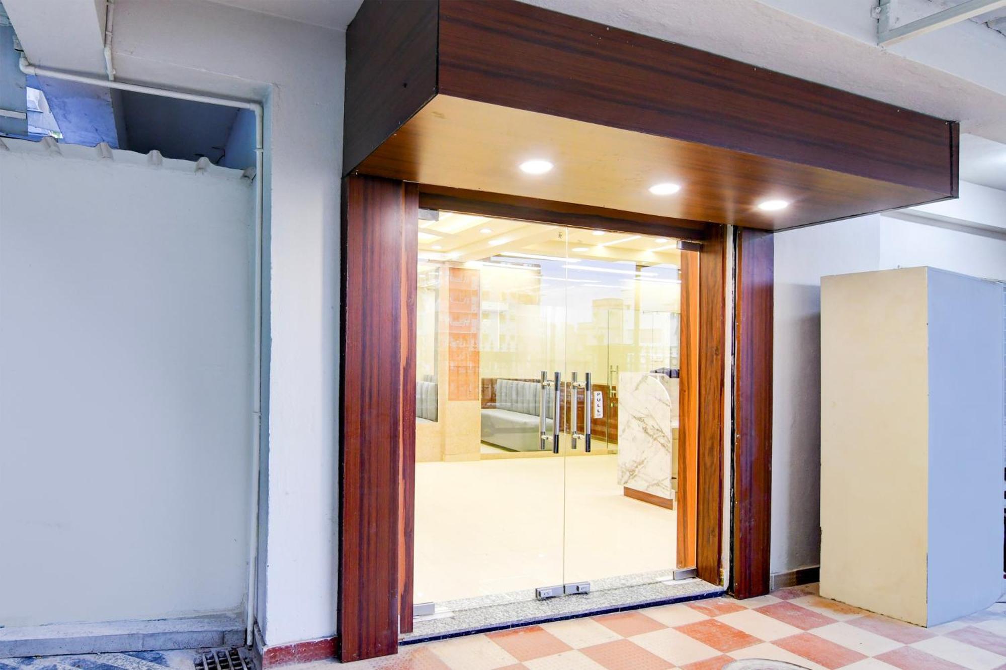 Super Townhouse Kaikhali Near Airport Hotel Kolkata Luaran gambar