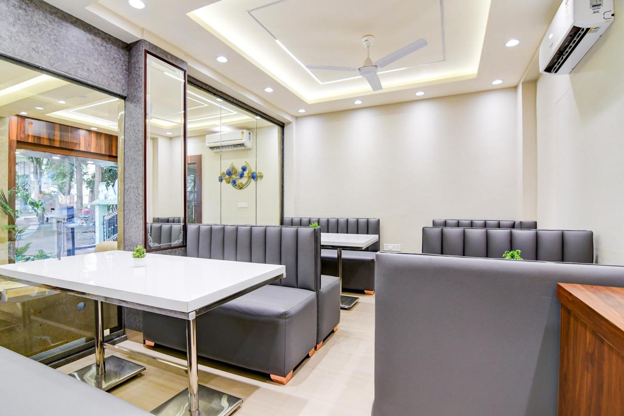 Super Townhouse Kaikhali Near Airport Hotel Kolkata Luaran gambar