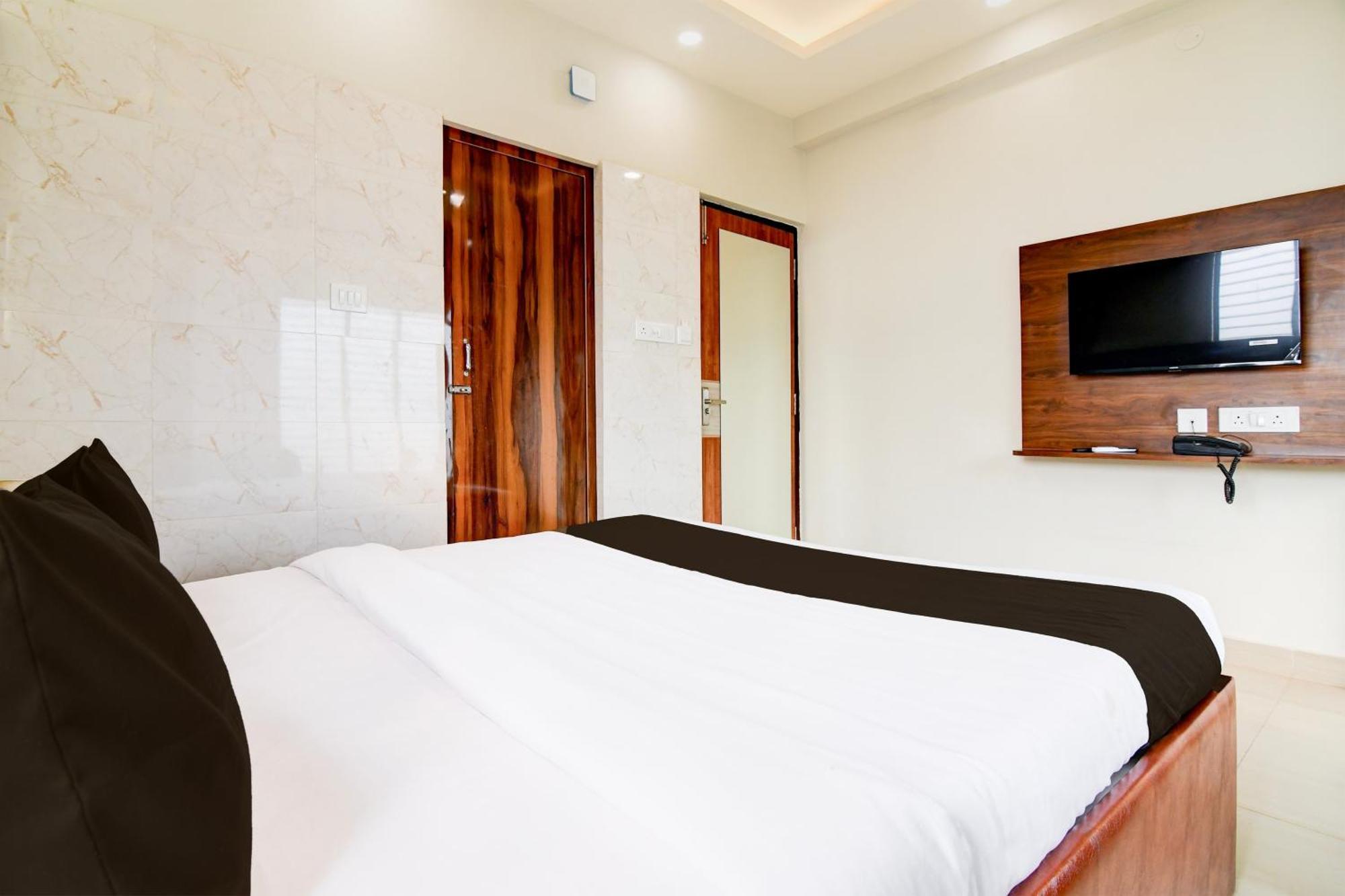 Super Townhouse Kaikhali Near Airport Hotel Kolkata Luaran gambar