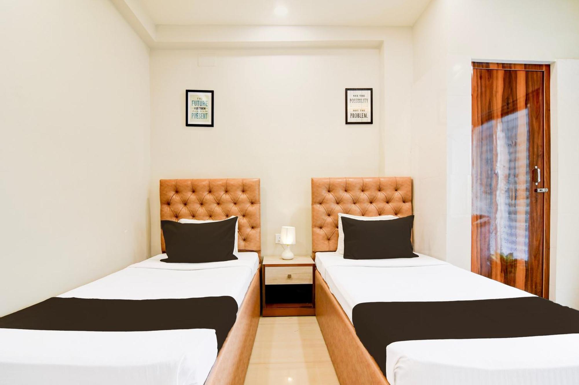 Super Townhouse Kaikhali Near Airport Hotel Kolkata Luaran gambar