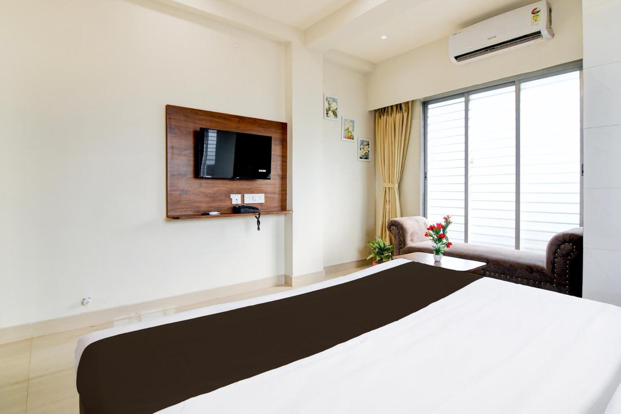Super Townhouse Kaikhali Near Airport Hotel Kolkata Luaran gambar